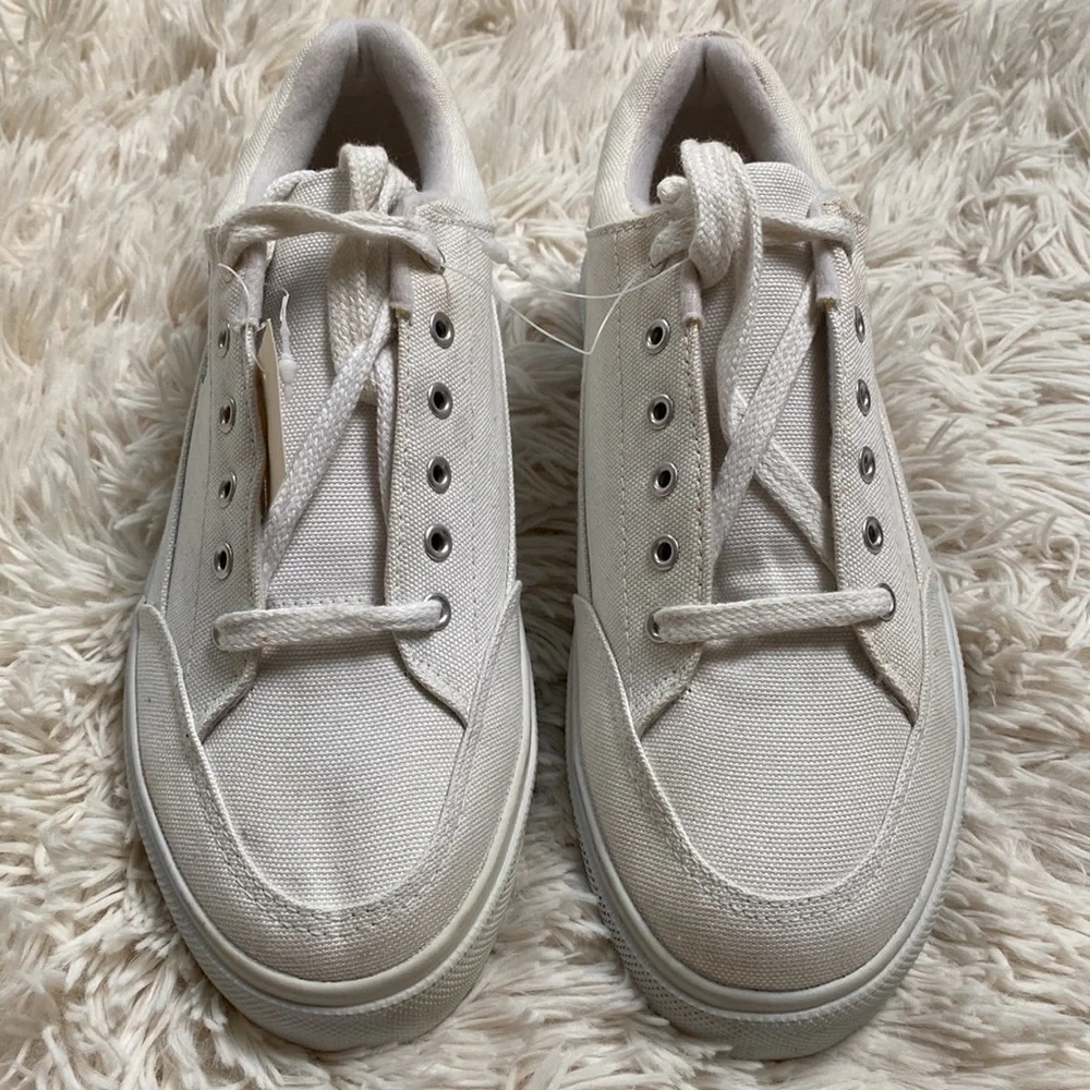 🎉2XHP🎉 Disney Vintage Mickey Mouse Canvas Sneakers 💗 White - Picture 7 of 16